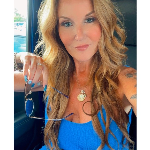 Meet your Posher, Danielle - Picture 3 of 10